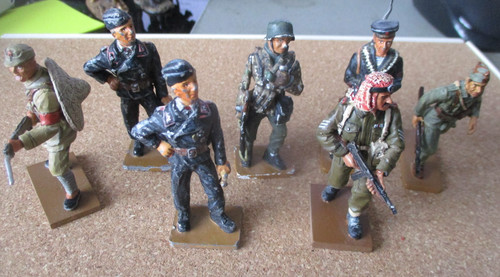 Delprado miiitary figures - 7,