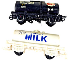 Rake Of 2 Hornby R105 Dapol