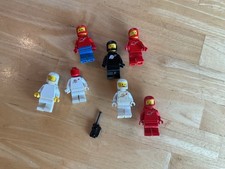 Lego Vintage Classic Space Astronaut Spaceman Black Red White Minifigure X7