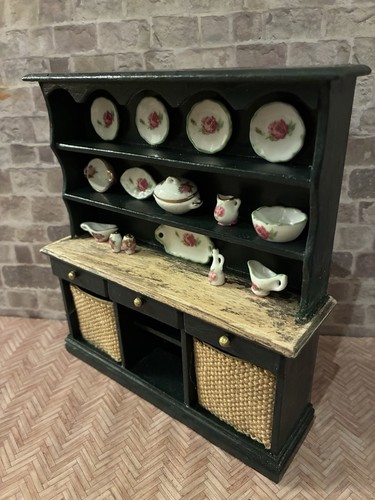 Dolls house scale - house,