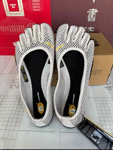 Hot women vibram five fingers - hot,