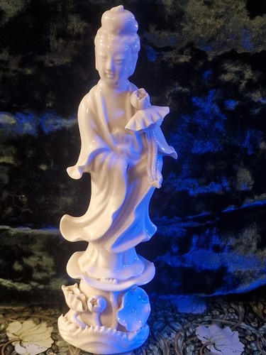 Guan yin goddess - guan,