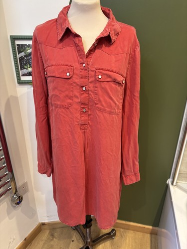 Falmer heritage coral - heritage, red