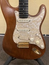 Moon Walnut/Ebony Stratocaster