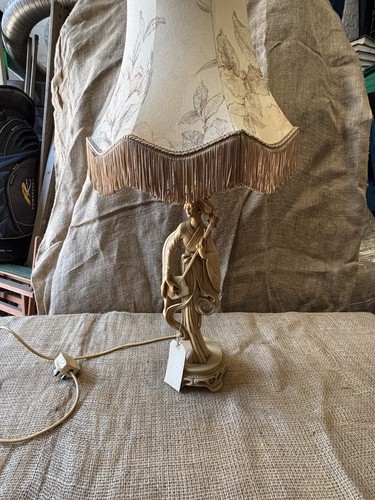 Lamp the figurine - the, depicts
