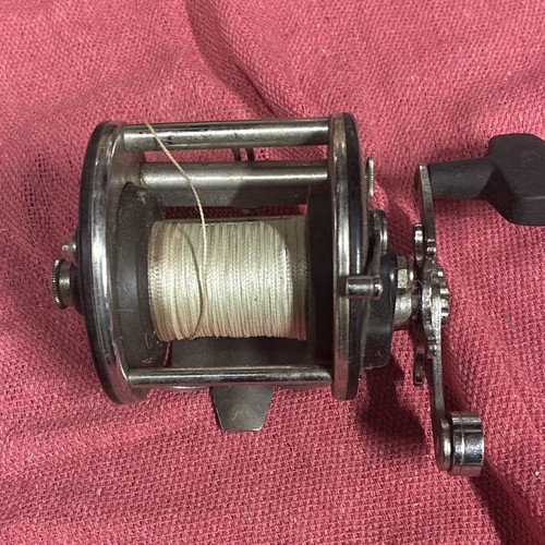 Vintage penn 209 level wind