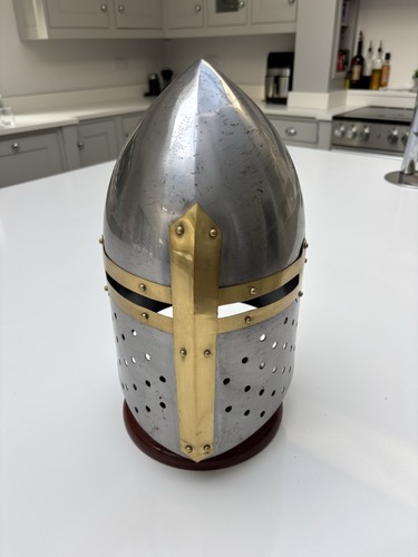 Sugar loaf tophelm medieval - sugar,
