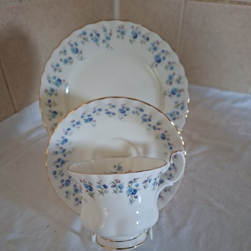 Royal albert memory lane - albert, trio