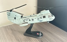United States Boeing Vertol CH-46 Sea Knight Amercom Helicopter Model Scale 1/72