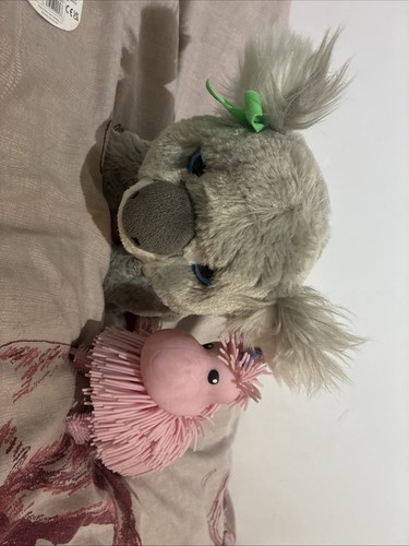 Pair animatronic - of,