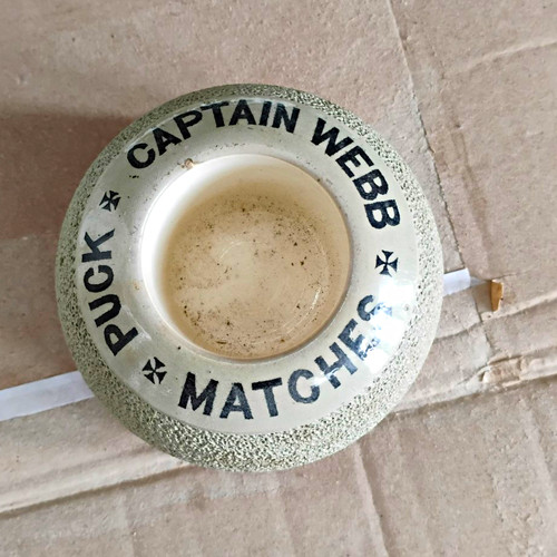 Carlton ware captain - w,