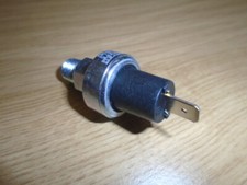 Triumph STAG ** OIL PRESSURE SWITCH ** TR7 TR6 TR5 Dolomite 2500 2000 etc etc