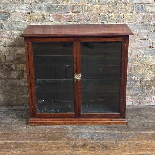 1920s oak countertop - 1920s, display