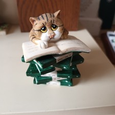 Comic And Curious Cats - Book Club A23826