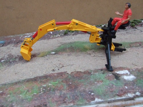 Britains rear digger - rear,