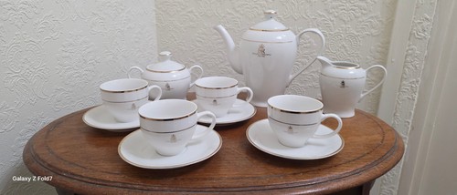Vintage queen elizabeth 2nd - vintage,