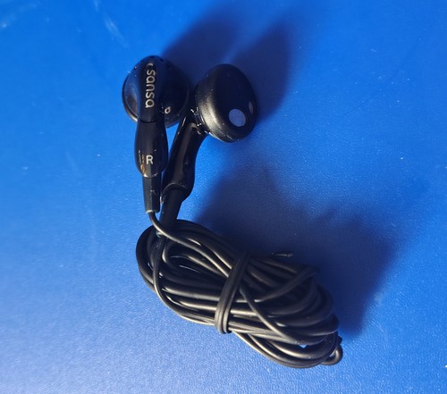 Sandisk sansa earphones brand - sansa, earphones;