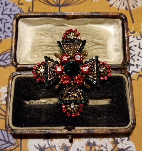 Vintage style goldtone - vintage,