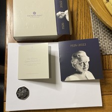 2022 The Royal Mint her majesty queen Elizabeth 50p COIN and Box NOT PIEDFORT 