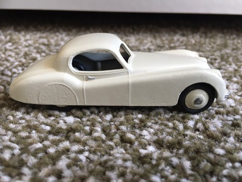 Dinky jaguar xk120 beige - jaguar,