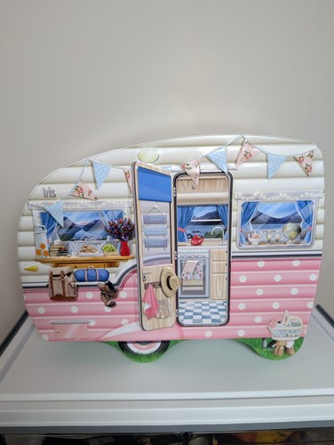 Silver crane caravan - caravan, biscuit