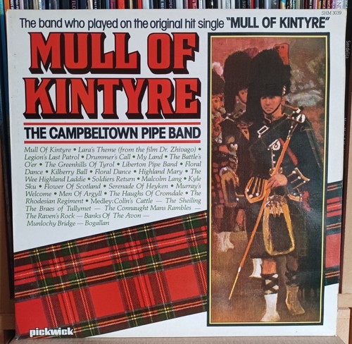 Campbeltown pipe band - (30),