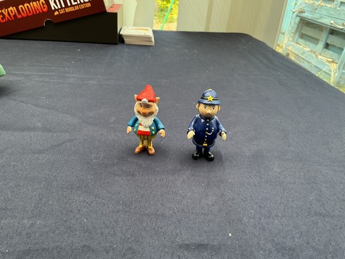 Noddy toyland figures - in,
