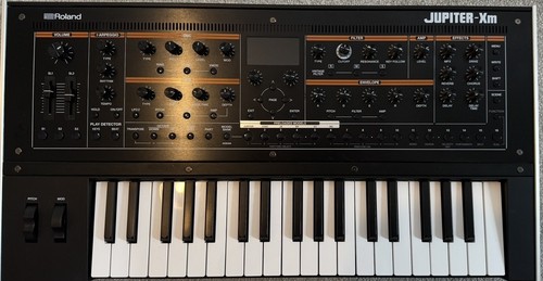 Roland jupiter portable - roland, xm