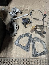 Clio 172 Gearbox Mount Plus Odds and Sods Genuine Renault