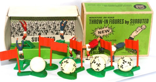 Subbuteo throw figures x - throw, 4