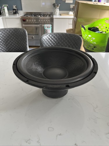 350 watts subwoofer - 15”,