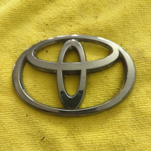 Genuine toyota prius front - 1×,