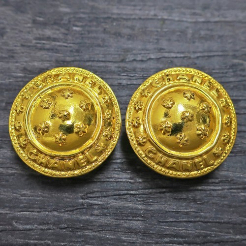 Chanel gold plated logo - gold, cc