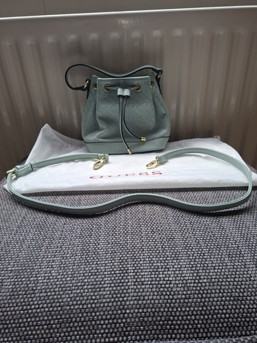 Guess monogram coated leather - monogram,