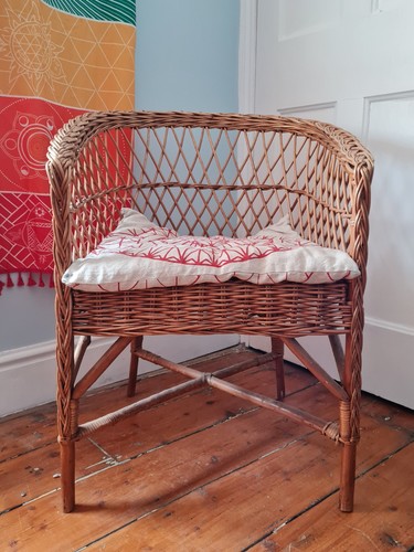 Vintage 70s wicker accent - vintage,