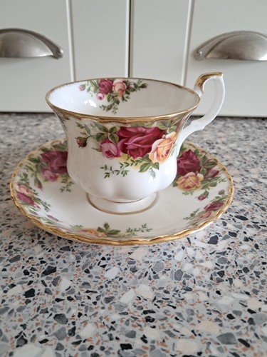 Royal albert bone china - royal,
