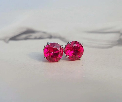 Round cut natural red - ct,