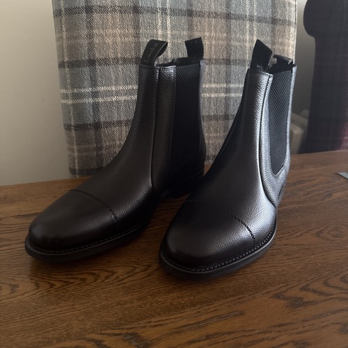 Loake black newbury chelsea - black,