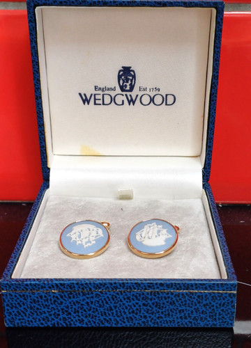 Pair boxed wedgwood - boxed, gold