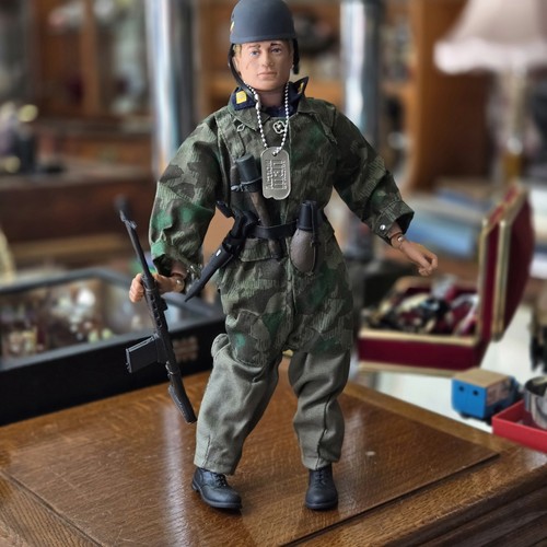 Palitoy action man german - palitoy,