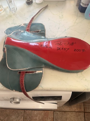 Racing saddle signed - racing,