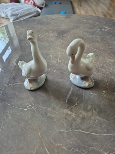 Pair vintage nao lladro - a,