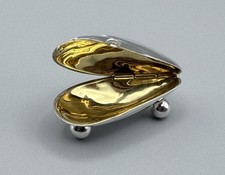 Superb Novelty London 1999 Hallmarked Sterling Silver Mussel Shaped Pill Box 26g