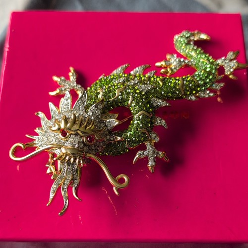 Green crystal dragon brooch - green,