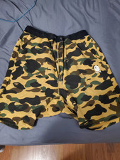 BAPE SHORTS SZ L (BRAND NEW)