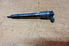 42499 B6E 2016 VAUXHALL VIVARO 1.6 HDI 6 SPEED MANUAL FUEL INJECTOR. 0445110569