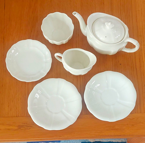 Royal crown derby - derby, white