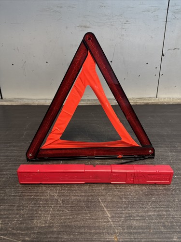 Audi warning triangle - ,