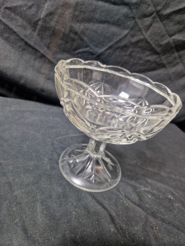 Large vintage glass sundae - large,