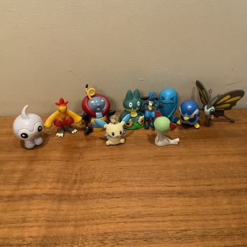 Bundle pokemon figures - of, 10